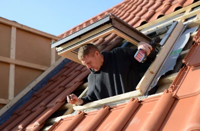 Pose de fenêtres de toit Velux à Isserpent